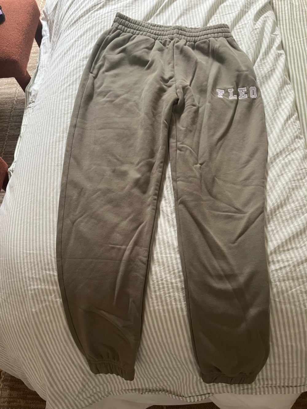 Fleo Weekender Olive Green Fleece Jogger - Picture 5 of 6